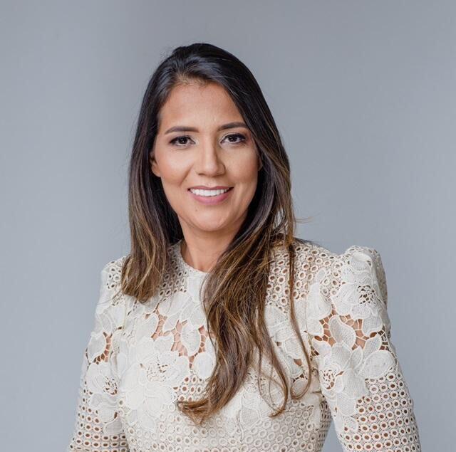 Débora Guedes protocola requerimento por intérpretes de Libras no Resolve Palmas